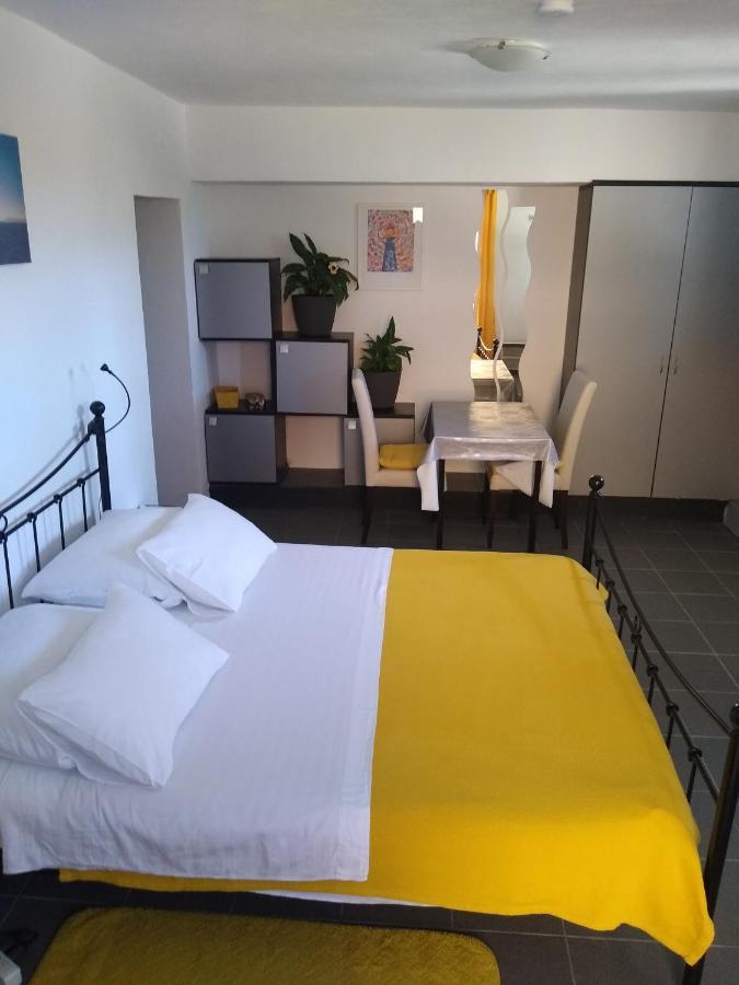 Nives Apartman *
